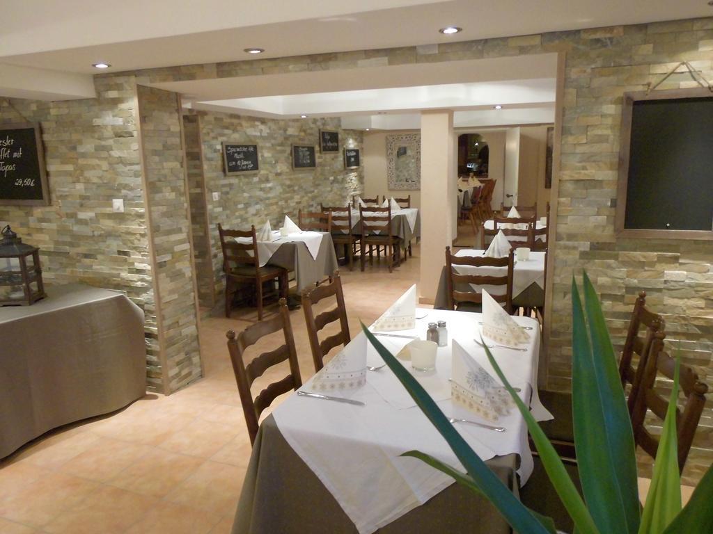 Hotel-Restaurant Schwyzerhuesli 비엔하임 외부 사진