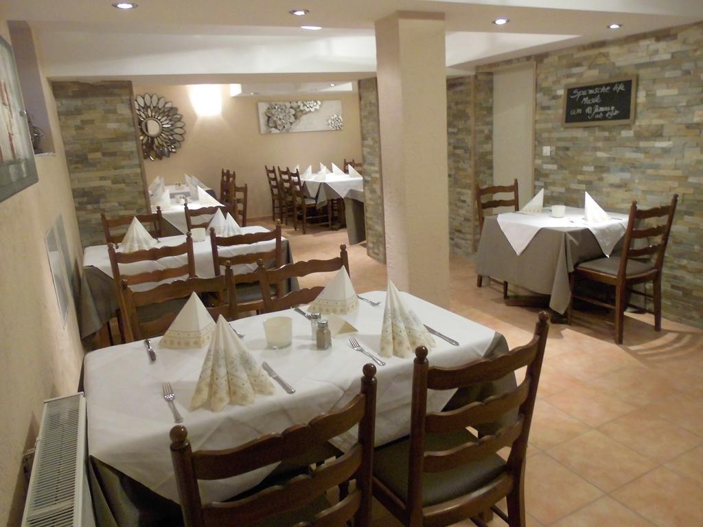 Hotel-Restaurant Schwyzerhuesli 비엔하임 외부 사진