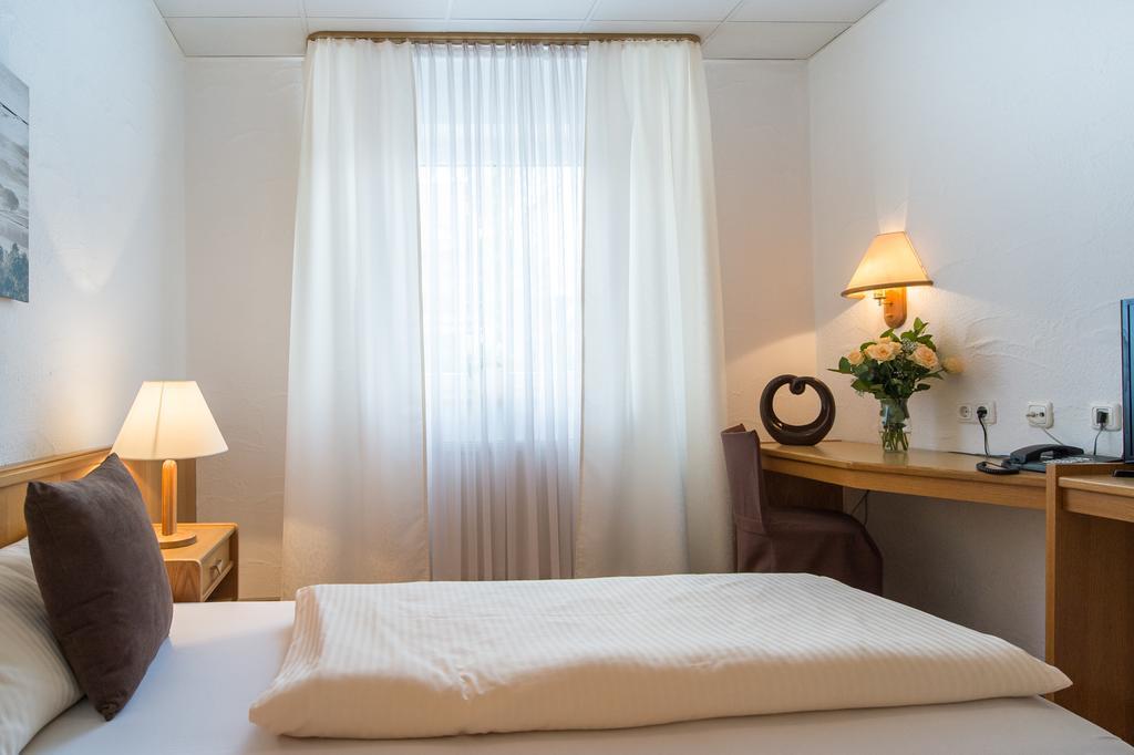 Hotel-Restaurant Schwyzerhuesli 비엔하임 외부 사진