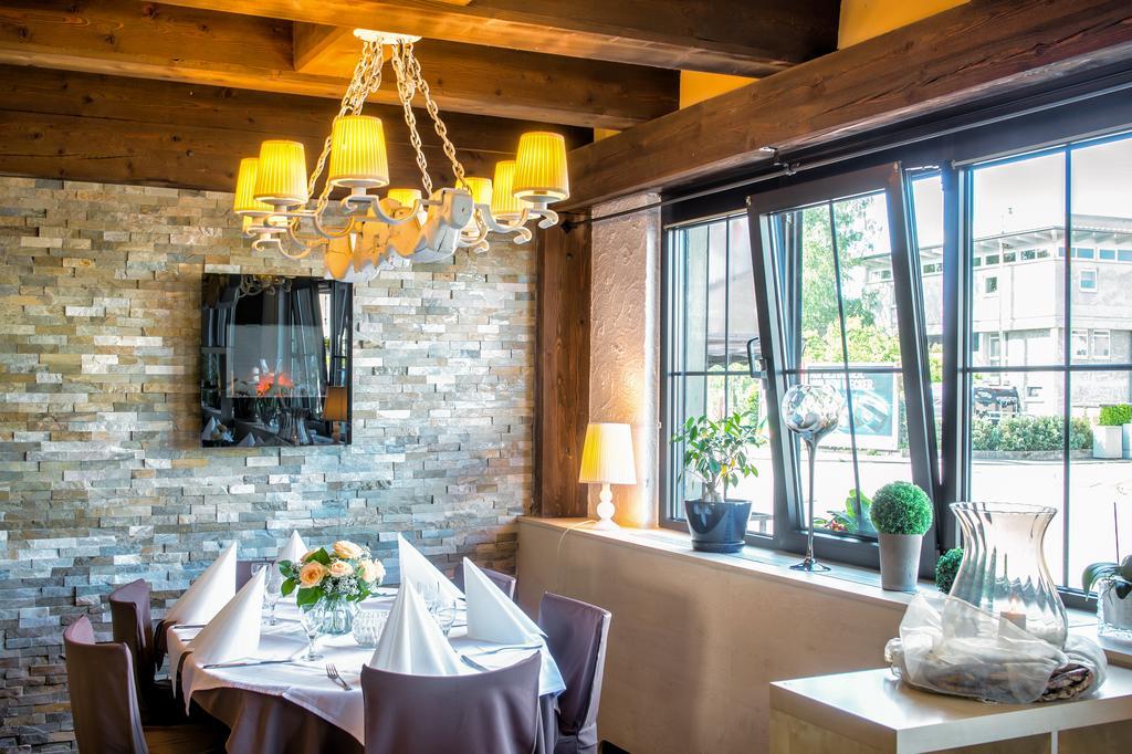 Hotel-Restaurant Schwyzerhuesli 비엔하임 외부 사진
